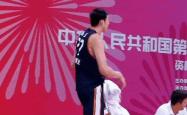 VAR判罚再引争议，本泽马对阵内马尔裁判判点引发巨大争议