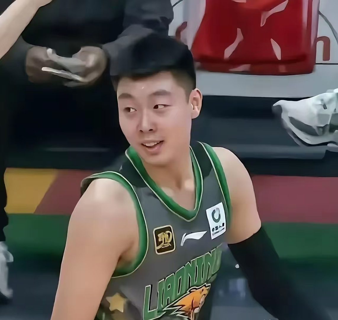 门兴格拉德巴赫攻守兼备，主场胜利喜迎胜利连胜
